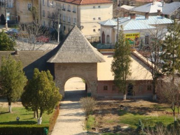 Curtea Domneasca Targoviste poza